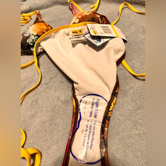 Women’s 2 Piece Swimsuit - Picture 4 of 5